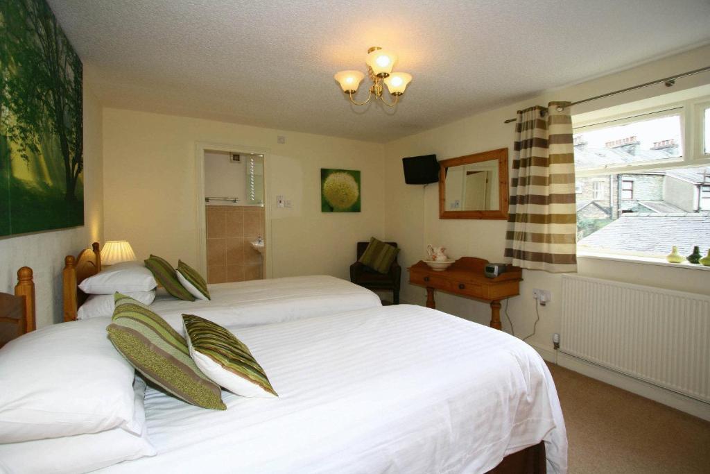 Claremont House Hotel Ambleside Bagian luar foto
